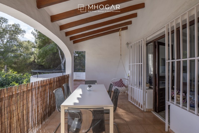 Venta - Villa mediterránea frente a la Cala Baladrar con un gran potencial en, Benissa Costa Blanca! 